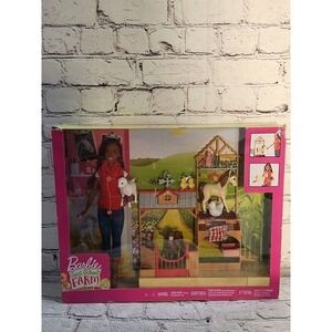 Barbie Sweet Orchard Farm Vet African American Doll with Barn Frame and 7 Animal